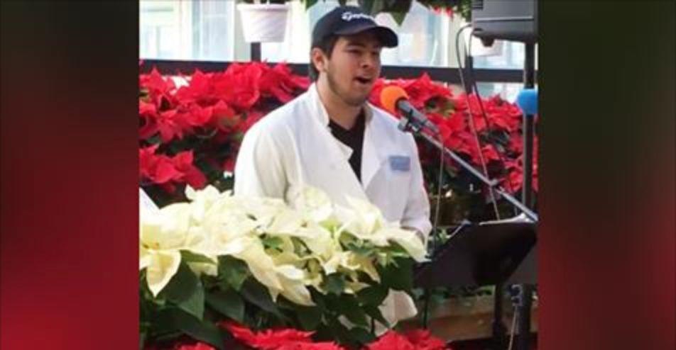 Ein Mitarbeiter testet das Mikrofon im Einkaufszentrum – und überrascht alle mit seiner einzigartigen Stimme