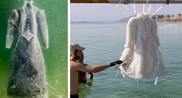 Seit zwei Jahren im Toten Meer ist das Hochzeitskleid zum Kunstwerk geworden!