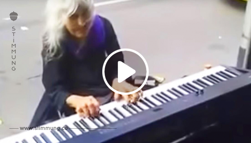 Als diese Großmutter am Klavier saß, waren alle überrascht. Aber als sie anfing zu spielen, niemand konnte seinen Augen glauben!