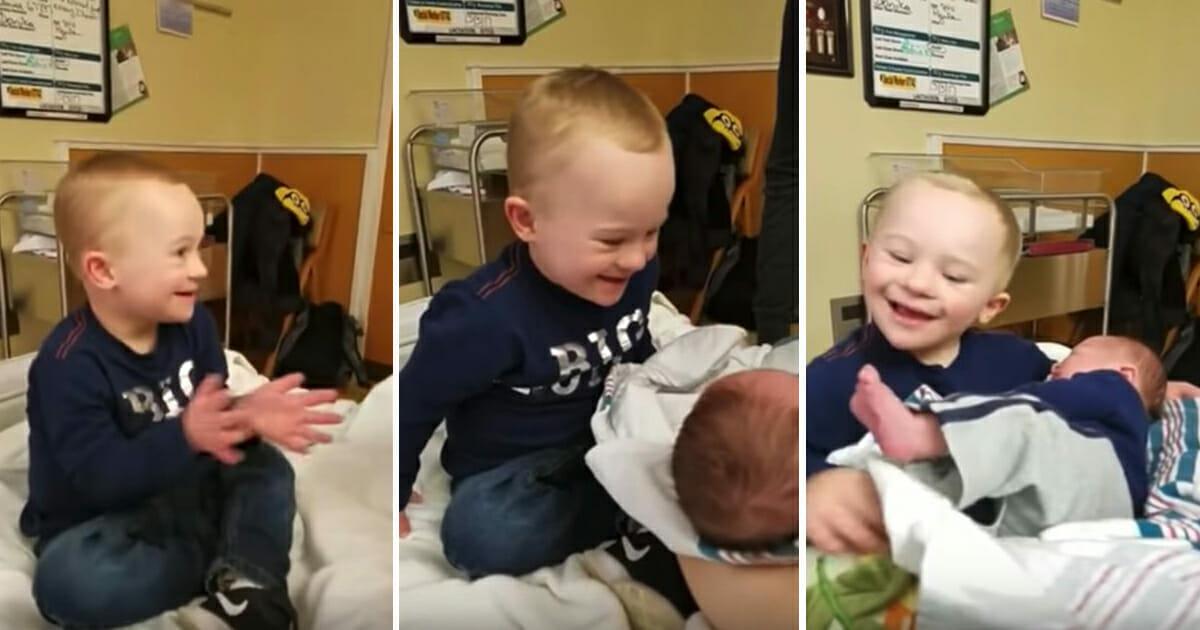 Junge mit Down Syndrom trifft Bruder zum ersten Mal – seine Reaktion ist absolut wundervoll	