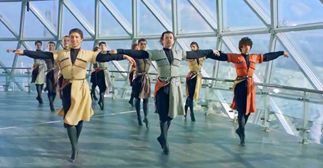 Atemberaubender Tanz vom berühmten georgischen Ensemble. Reißt eure Augen nicht ab!