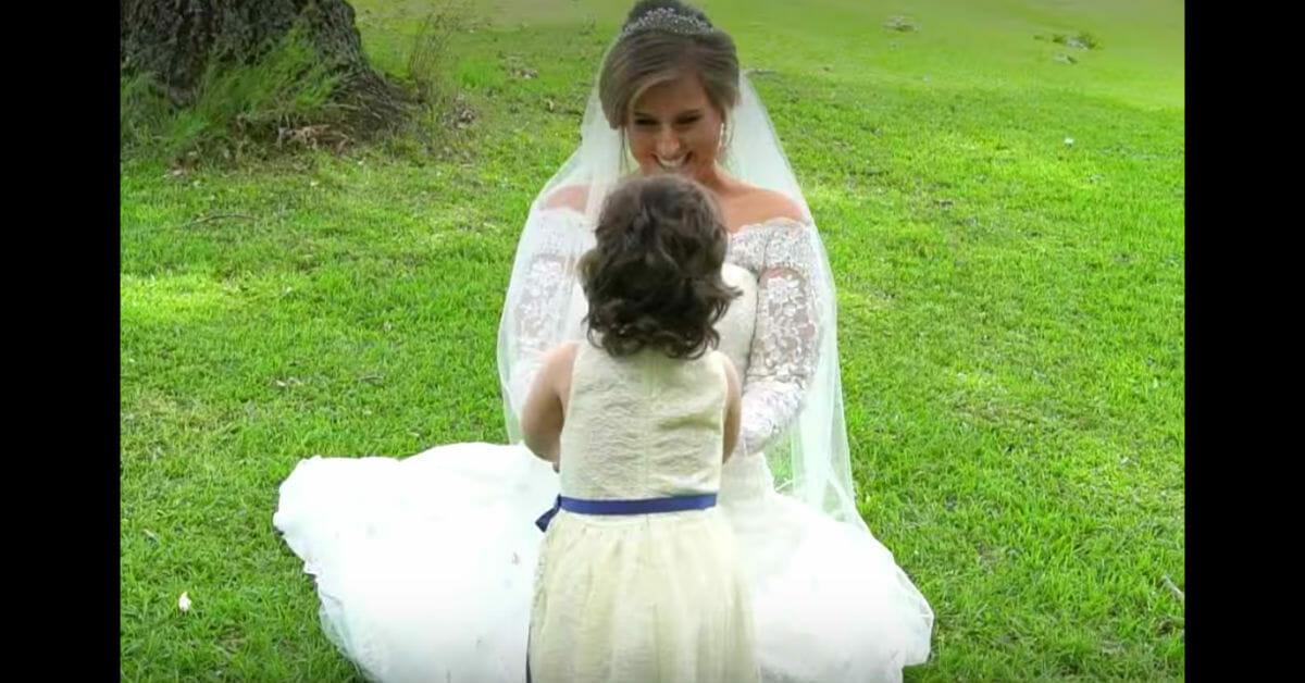 Braut trifft vor Hochzeit auf Mädchen: fällt auf die Knie, als sie die Identität des Kindes erkennt	