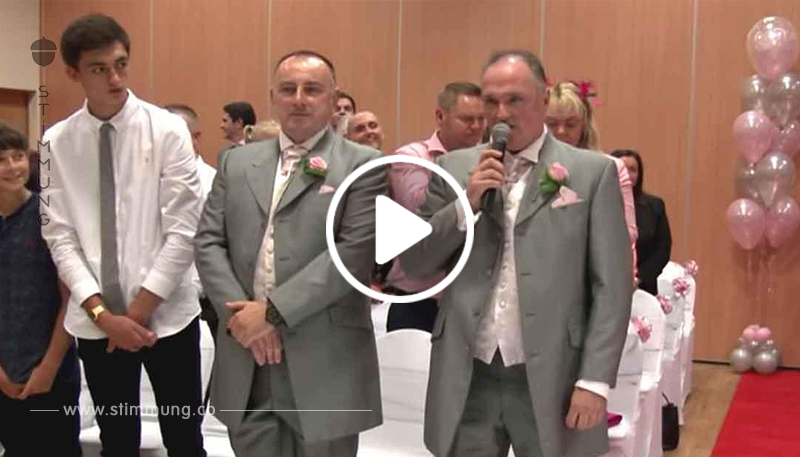 Bräutigam singt Elvis während Braut zum Altar schreitet – plötzlich hören Gäste andere Stimme	