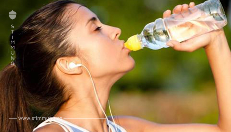 7 Anzeichen dafür, dass du zu wenig Wasser trinkst