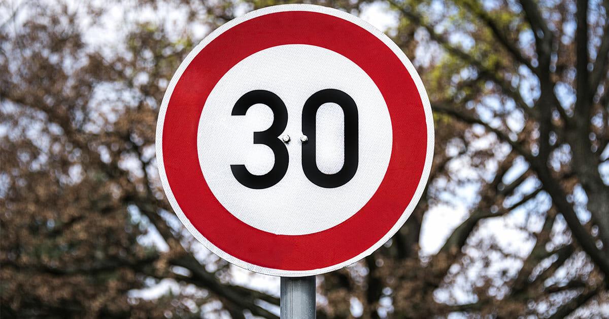 Frankreich: Stadt führt auf allen Straßen Tempo 30 ein – für weniger Verkehrstote und den Klimaschutz