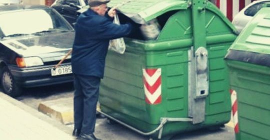 Um Gottes Willen!: Spanier entsorgt Müll und bekommt Schreck seines Lebens