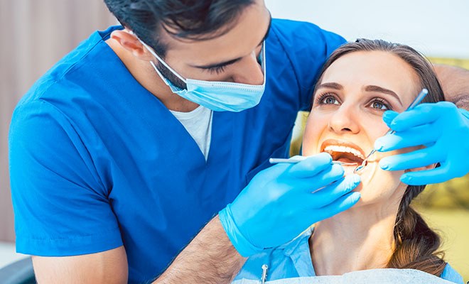 Professionelle Zahnreinigung – Gegen Karies und Parodontitis