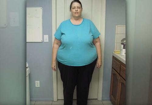 Eine Frau, die durch eine Fernsehsendung motiviert wurde, verliert die Hälfte ihres Körpergewichts