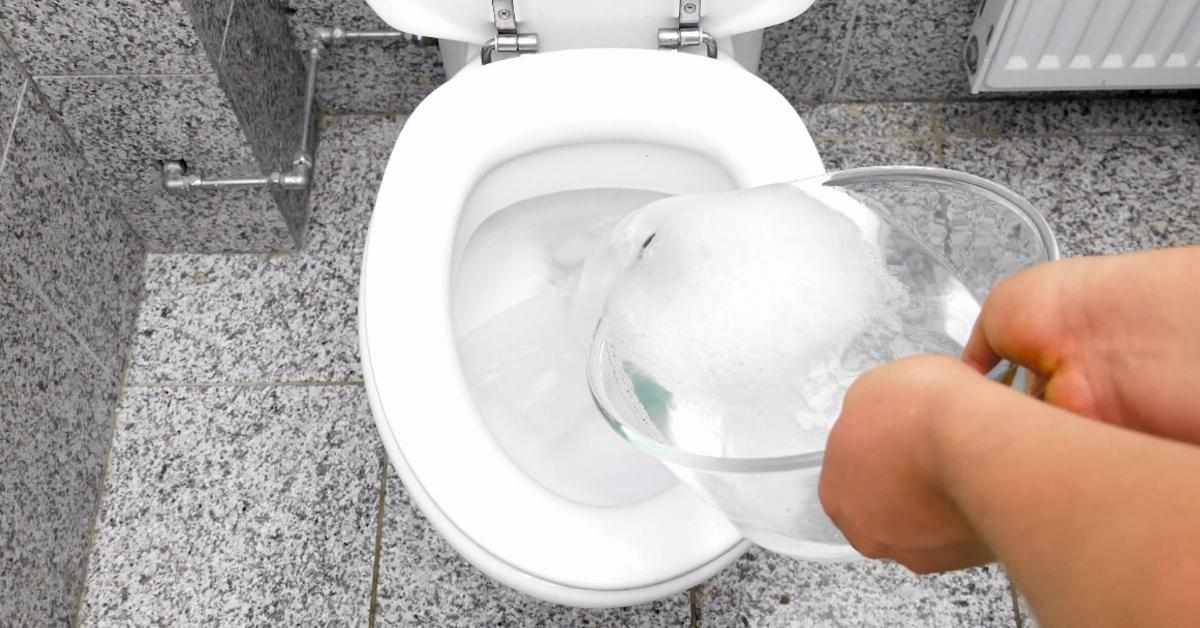 8 geheime Toiletten Tricks, die jeder kennen sollte.