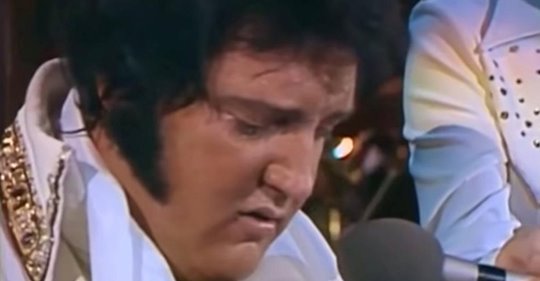 6 Wochen bevor er gestorben ist, lieferte Elvis die Performance seines Lebens, als er Unchained Melody sang