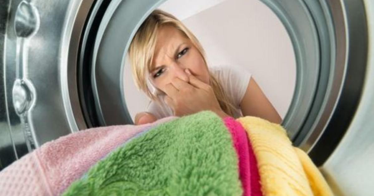 5 Tipps, wie man muffigen Geruch aus Handtüchern loswird.