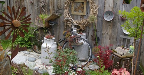 Schade, um wegzuwerfen: Erstellen Sie wunderschöne Dekorationsobjekte als alten Gegenständen für in den Garten.