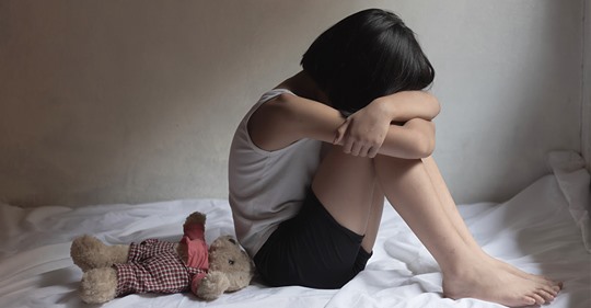 Franzose soll 300 Mädchen in Indonesien vergewaltigt haben, bei Festnahme mit 2 nackten Kindern im Bett