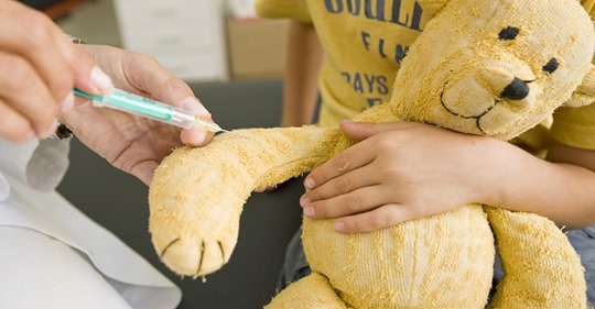 'Maßgebliche Überträger': Deutsche Kinderärzte empfehlen Grippeschutzimpfung für Kinder