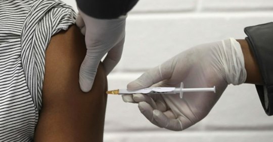 Impfstudien Teilnehmer stirbt an Corona Infektion