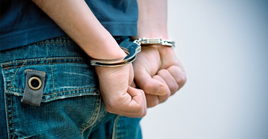 Hameln: Häftling (19) geht in Jugendknast auf verurteilten Kinderschänder (21) los – sticht auf ihn ein