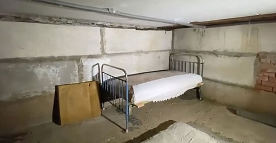 Pädophiler hielt 7 jährigen Jungen 52 Tage in Kellerverlies gefangen