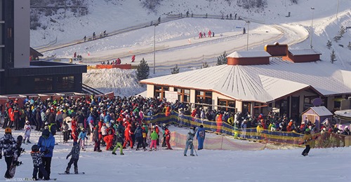Nach weihnachtlichem Ski-Trip: Belgierin zwingt 5.000 Menschen in Quarantäne