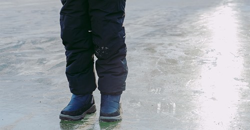 Hessen: Junge (8) spielt auf gefrorenem See, bricht ein – Reanimationsversuche bleiben erfolglos
