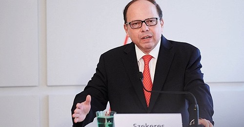 „Österreich zusperren“: Ärztekammer Chef will Corona Knast für ALLE