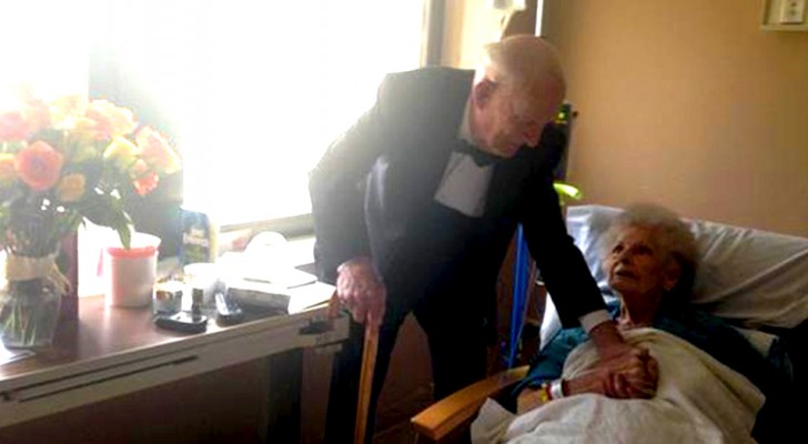 An seinem 57. Hochzeitstag taucht er im Smoking und mit einem Blumenstrauß im Krankenhaus seiner Frau auf