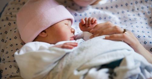 Corona Studie enthüllt: Geimpfte Schwangere geben Schutz an ihre Babys weiter!