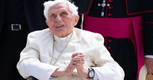 Papst Benedikt bittet um Entschuldigung – und weist Vertuschungsvorwürfe zurück