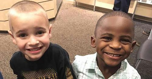 Die Freundschaft dieser beiden 5 jährigen Jungen rührt zu Tränen und geht viral