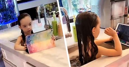 Sie badet ihre sechsjährige Tochter in der Küchenspüle: die Szene, die das Internet zum Diskutieren brachte