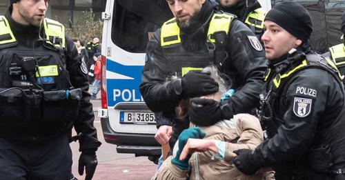 Proteste der Letzten Generation haben Berliner Polizei 233.000 Arbeitsstunden gekostet