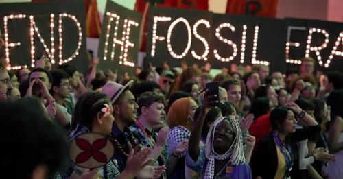 Öl Staaten blockieren: Klimakonferenz endet ohne klares Aus für fossile Energien